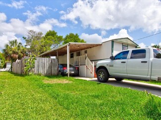 635 River Village Dr, Tarpon Springs, FL 34689