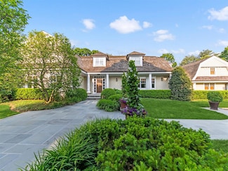 27 Red Ground Rd, Old Westbury, NY 11568