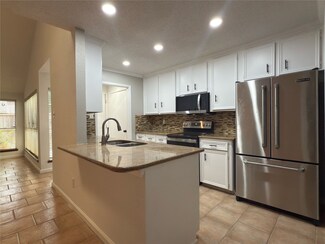 13835 Hollowgreen Dr, Houston, TX 77082