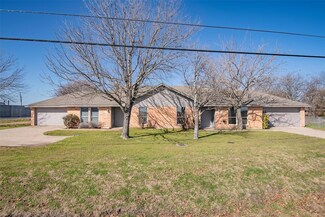 404 5 Points Rd, Waxahachie, TX 75165