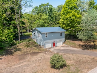 7050 River St, Benzonia, MI 49616