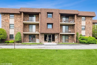 2237 175th St Unit 2A, Lansing, IL 60438