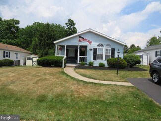 517 Acorn Ct W, New Hope, PA 18938