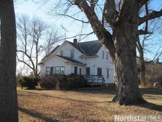 7683 Lace Ave, Glencoe, MN 55336