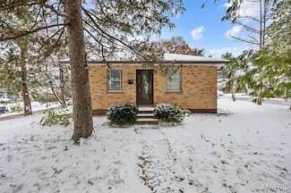 7800 Murdoch Ave, Saint Louis, MO 63119