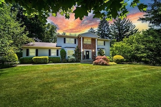 10 Evergreen Ct, Suffern, NY 10901