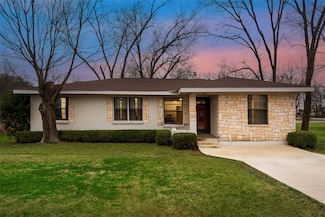 202 E 10th St, Kaufman, TX 75142