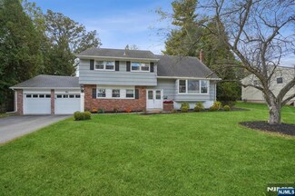 4 Ellis Rd, West Caldwell, NJ 07006