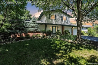 1840 Glen Iris Dr, Commerce Township, MI 48382