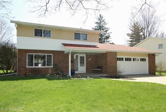 3711 Edinburgh Dr, Kalamazoo, MI 49006