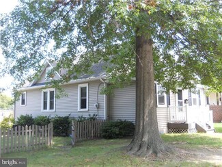 19 Lawrence Ave, Barrington, NJ 08007