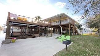 16615 Nassau Way, Jamaica Beach, TX 77554