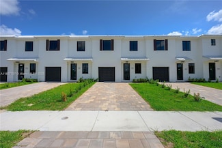 880 SW 1st St, Florida City, FL 33034