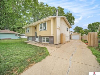 2510 Lynn Cir, Lincoln, NE 68506