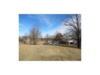 595 Lake Viking Terrace, Gallatin, MO 64640
