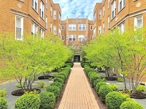 536 W Belmont Ave Unit 2W, Chicago, IL 60657