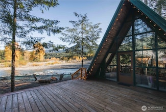 165 Coal Creek Dr, Packwood, WA 98361