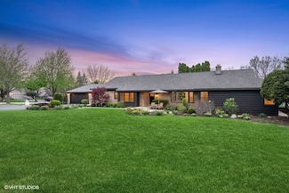 148 Geneva Rd, Glen Ellyn, IL 60137