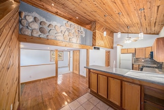 319 N Gorham St, Jackson, MI 49202