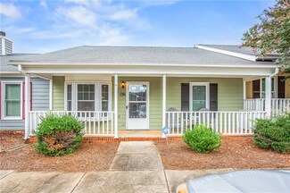 814 Guilford College Rd Unit 136, Greensboro, NC 27409