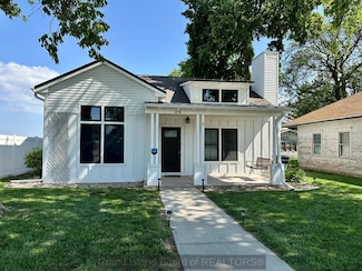 216 E Plum St, Doniphan, NE 68832