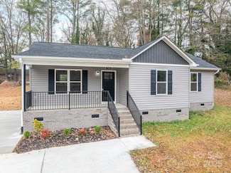 519 N State St, Lincolnton, NC 28092