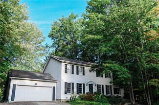 19070 Brookfield Rd, Chagrin Falls, OH 44023