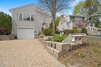 43 Royal Ave, Cranston, RI 02920