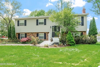 101 Woodview Ct, Voorheesville, NY 12186