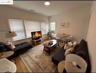 2942 Hillegass Ave Unit 3, Berkeley, CA 94705