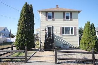 105 Warfield Ave, Hull, MA 02045