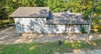 802 Susan Rd, Lake Ozark, MO 65049