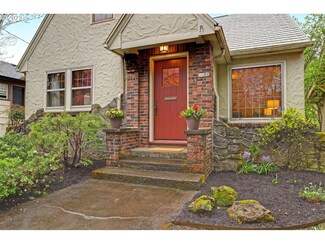 2406 NE 9th Ave, Portland, OR 97212