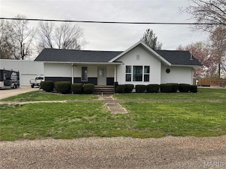 155 E Brown St, Waverly, IL 62692