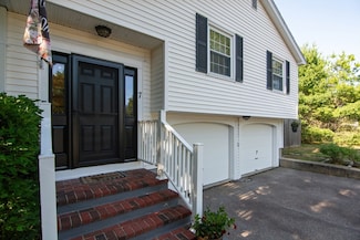 7 Foliage Dr, Walpole, MA 02081