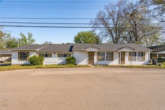 206 W 5th St, Mulberry, AR 72947