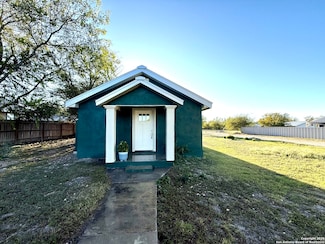 604 N Ann St, Brackettville, TX 78832