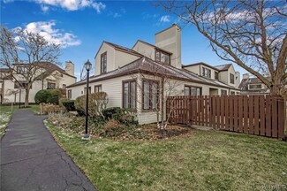 158 Old Meadow Dr, East Amherst, NY 14051