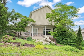 65 Cedarcliff Rd, Staten Island, NY 10301