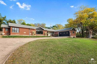 2010 Anderson Ave, Manhattan, KS 66502