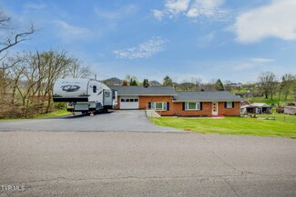 32 Porter St, Castlewood, VA 24224
