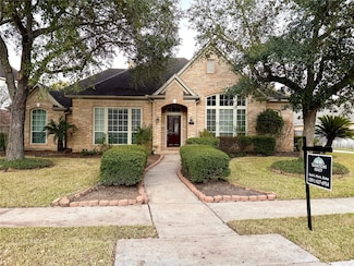 7439 Guinevere Dr, Sugar Land, TX 77479