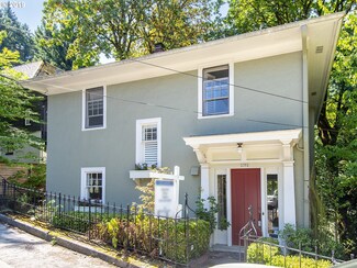 2352 SW Market Street Dr, Portland, OR 97201