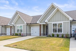 8850 James Creek Dr, Ooltewah, TN 37363