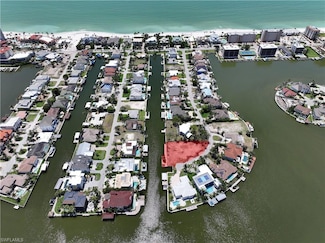 230 Seabreeze Ave, Naples, FL 34108