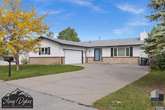 1040 Carriage Ln, Casper, WY 82609