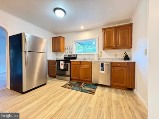 20 Spruce St, Branchdale, PA 17923