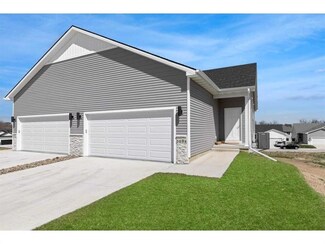 5661 Ponderosa Dr, Pleasant Hill, IA 50327