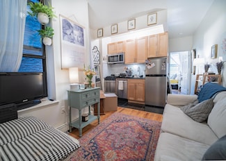200 E 7th St Unit 3-A, New York, NY 10009