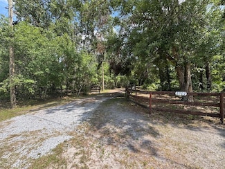 5707 Kelly Rd, Plant City, FL 33565